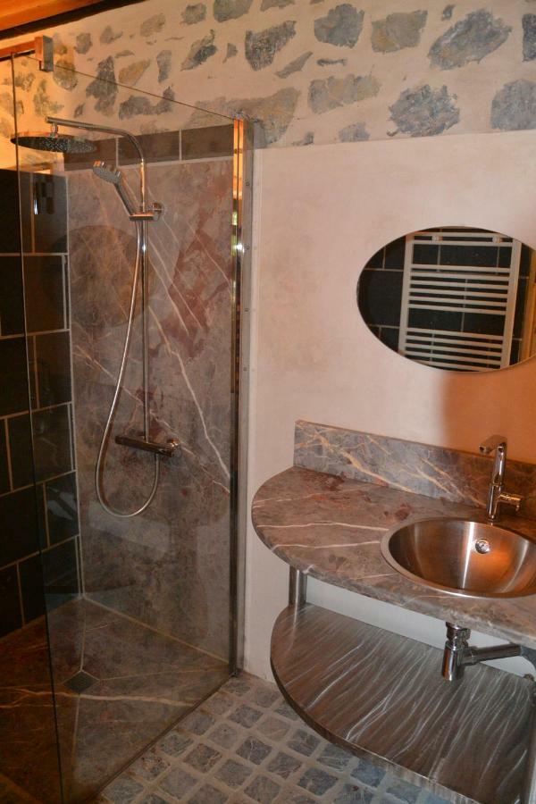 Les Ondines Otel Gembrie Dış mekan fotoğraf